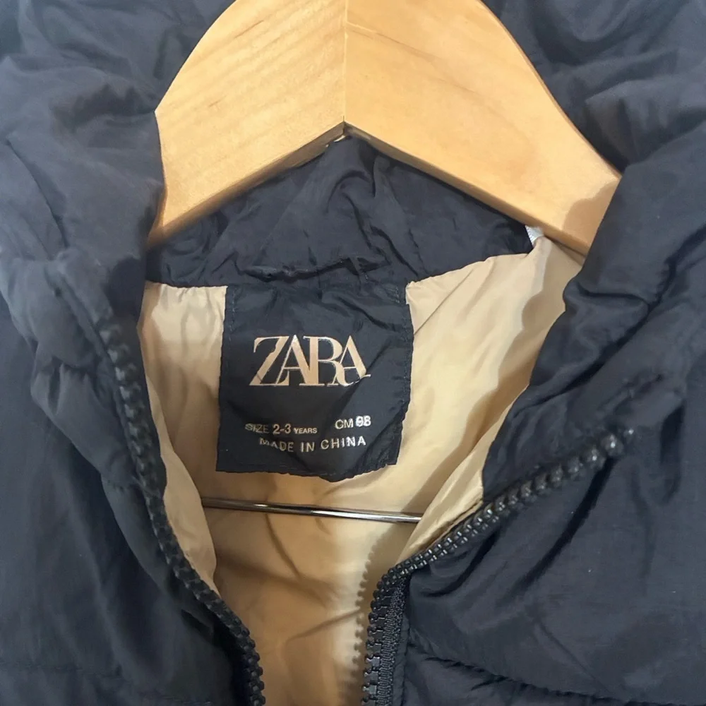 Zara Kids Black Puffer Hooded Vest Sz 2-3 Years
